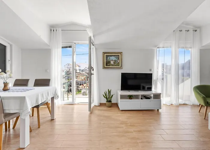 2 Bedroom Gorgeous In *