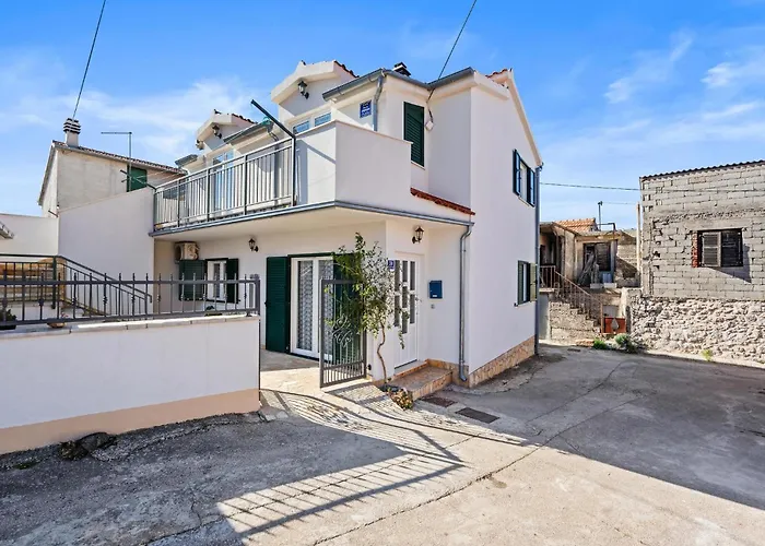 2 Bedroom Gorgeous In *