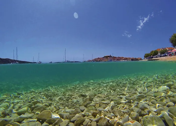 2 Bedroom Gorgeous In דירה *